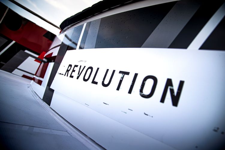 Revolution Axopar 37 Sun-Top