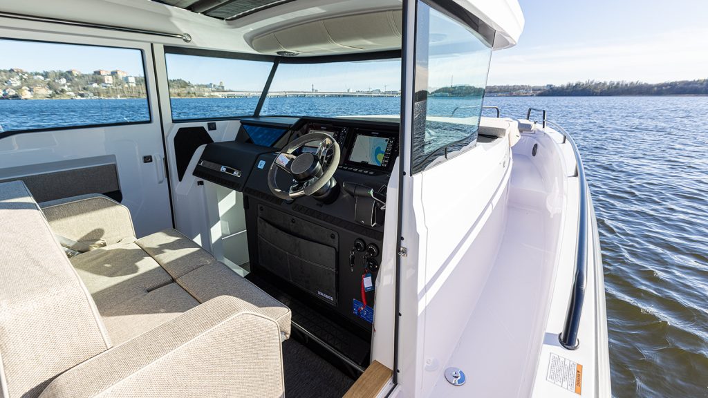 Axopar_37_XC_2025_800hk_ (11)