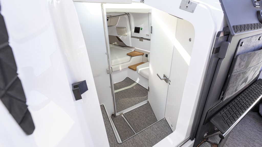 Axopar_37_XC_2025_800hk_ (16)