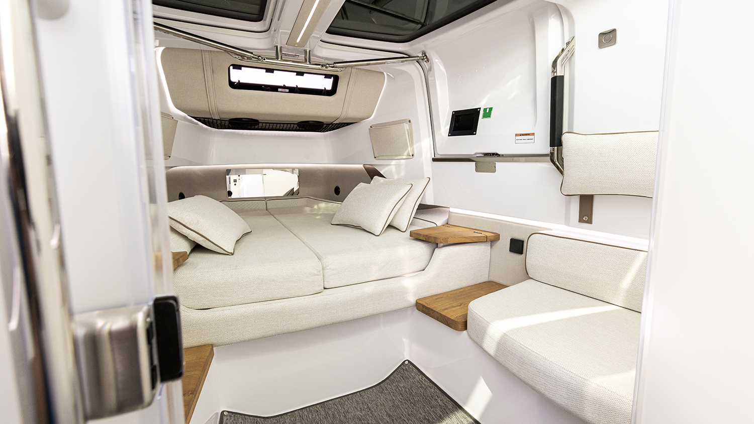 Axopar_37_XC_2025_800hk_ (17)