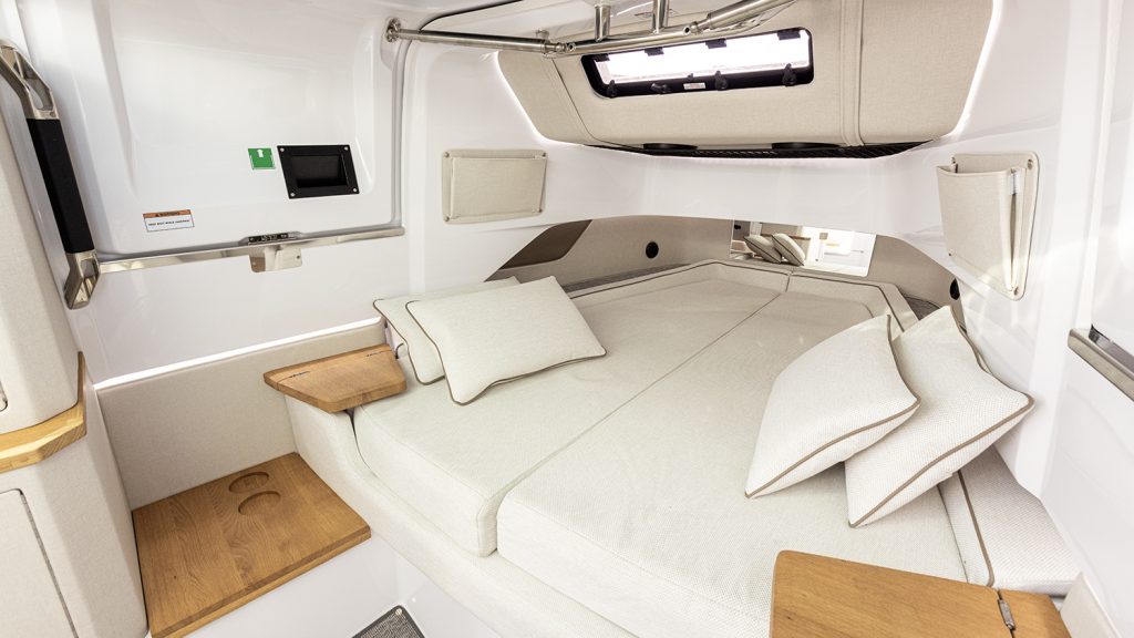 Axopar_37_XC_2025_800hk_ (18)