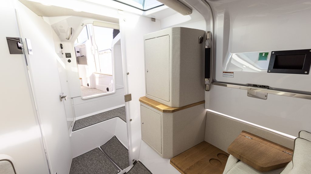 Axopar_37_XC_2025_800hk_ (19)