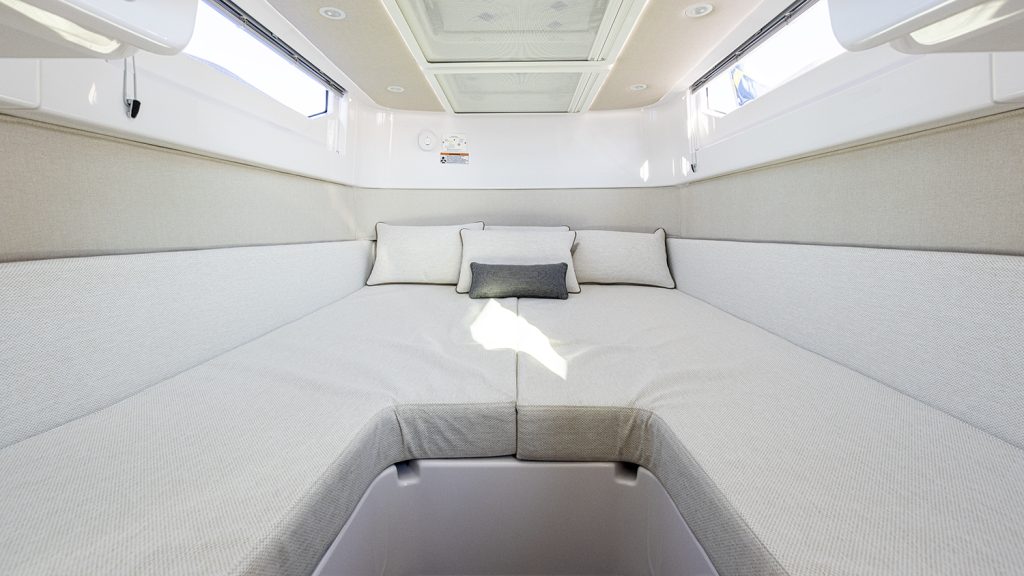 Axopar_37_XC_2025_800hk_ (22)