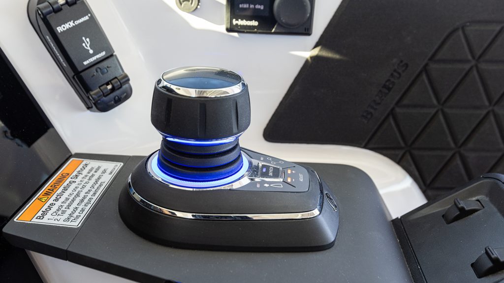 Axopar_37_XC_2025_800hk_ (28)