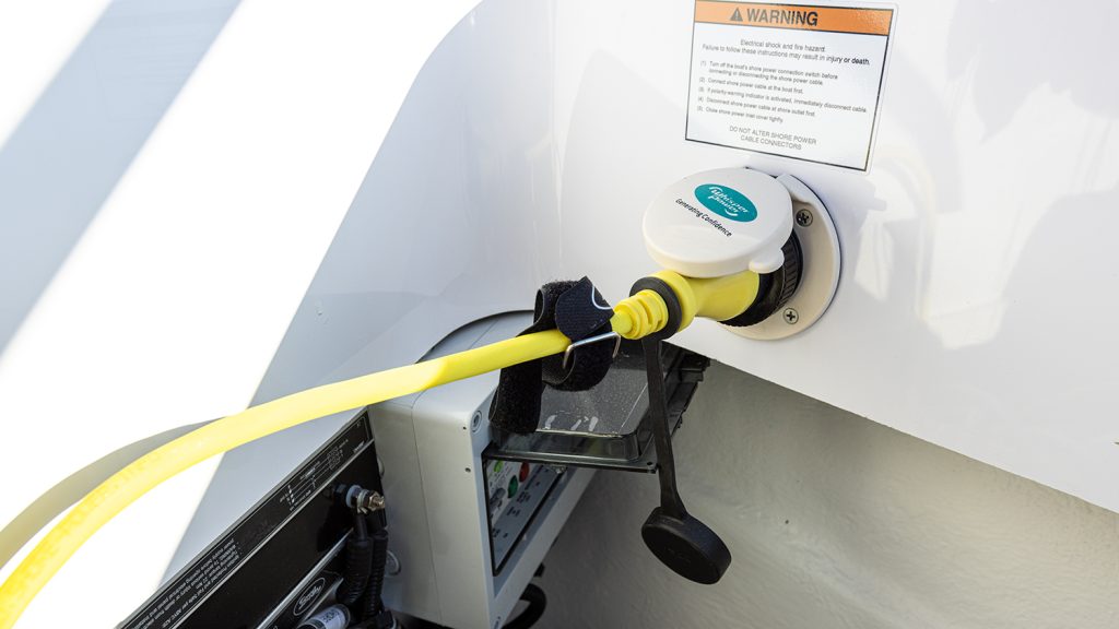 Axopar_37_XC_2025_800hk_ (40)