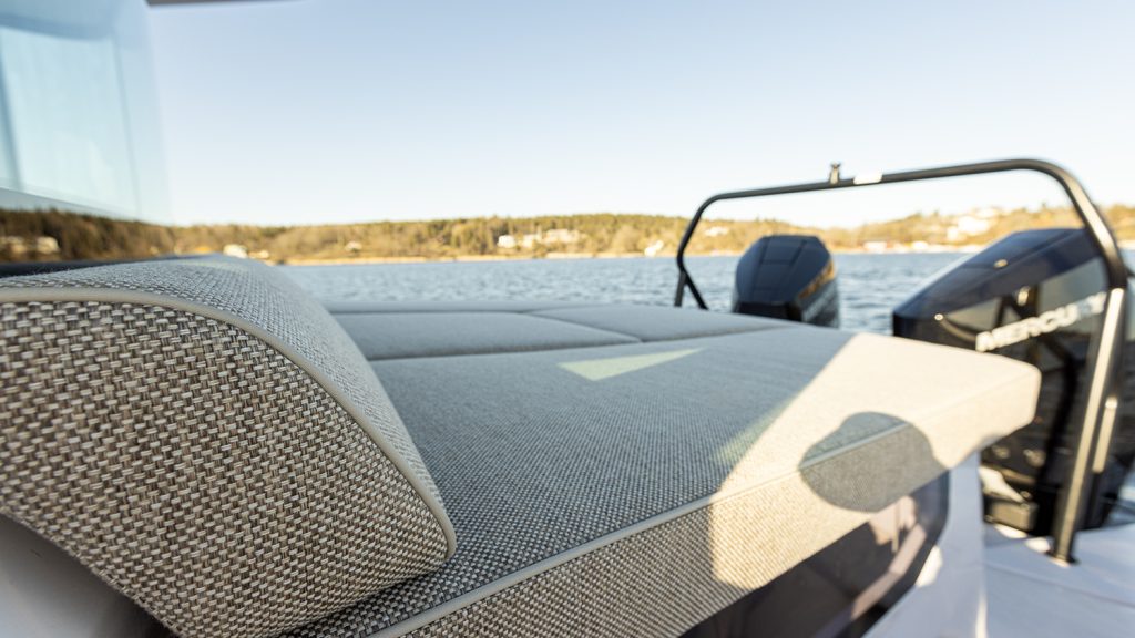 Axopar_37_XC_2025_800hk_ (42)