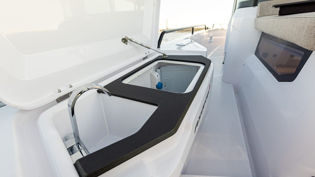 Axopar_37_XC_2025_800hk_ (9)