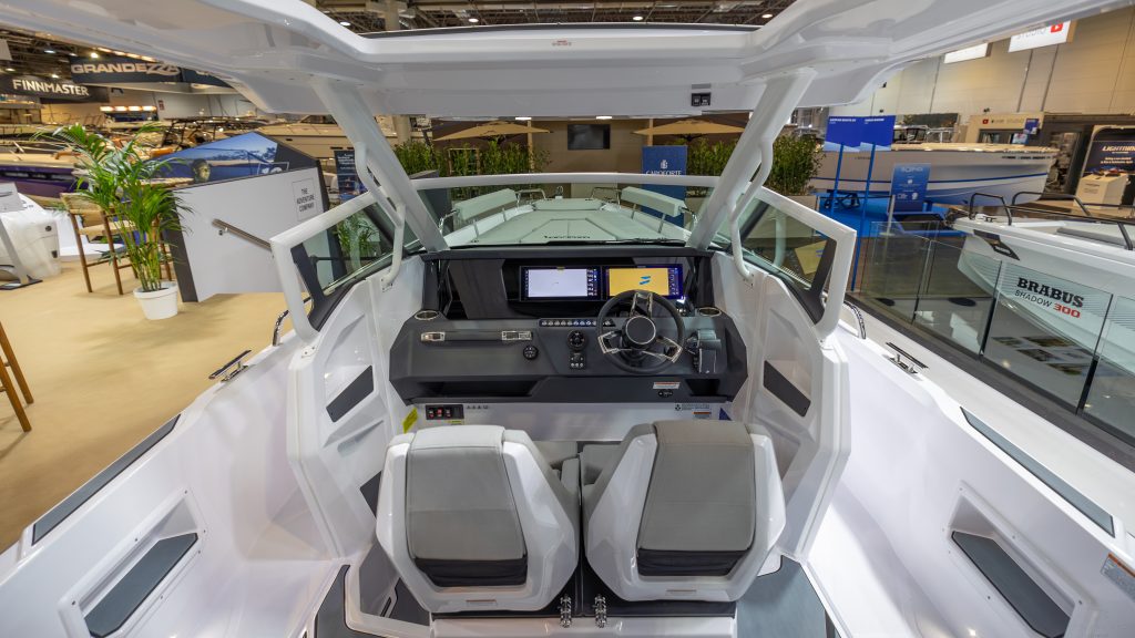 Axopar_29_Sun-Top_Nimbusstockholm (3)