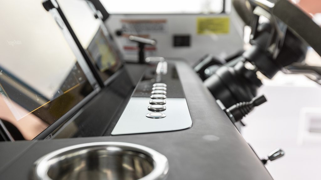 Axopar_37_XC_2024_18_MercuryV10_350hk_Nimbuslidingö (11)