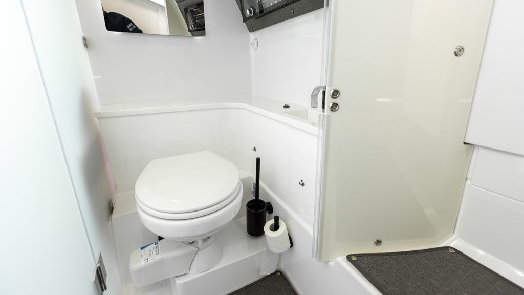 Axopar_37_XC_2024_18_MercuryV10_350hk_Nimbuslidingö (4)