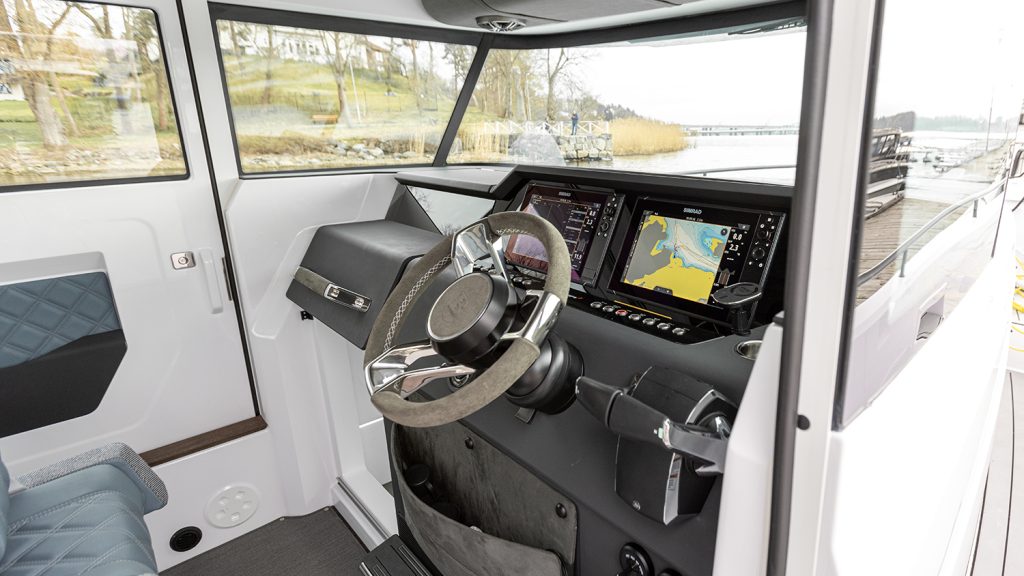 Axopar_37_XC_2024_18_MercuryV10_350hk_Nimbuslidingö (9)