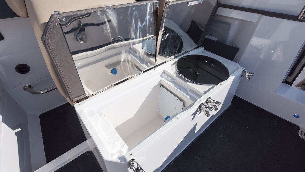 Axopar_28_Open_Cabin_Nimbusstockholm_kyl