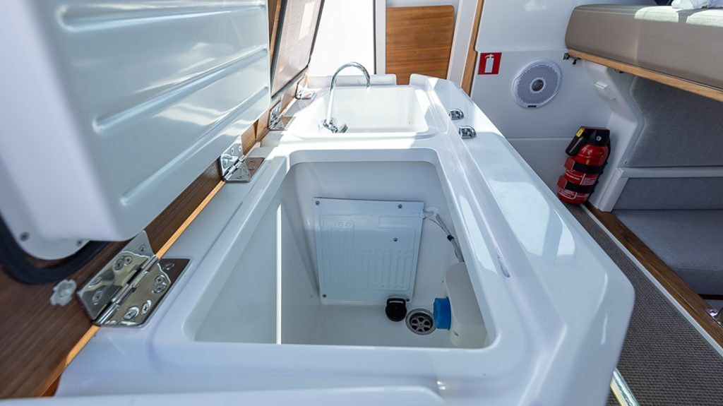 Axopar_28_Cabin_2019_Nimbuslidingö (21)