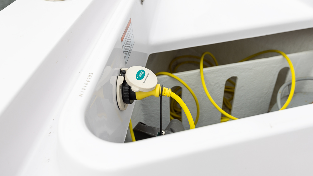 Axopar_37_XC_2022_Nimbusliding (20)