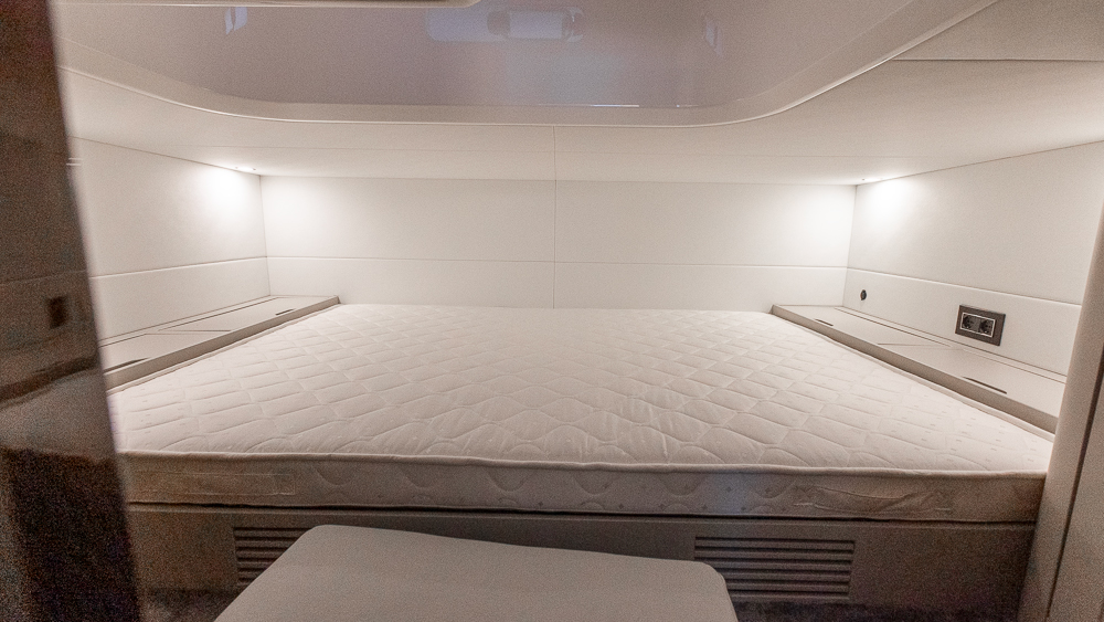 Fairline_F_Line_33_Nimbuslidingö (11)