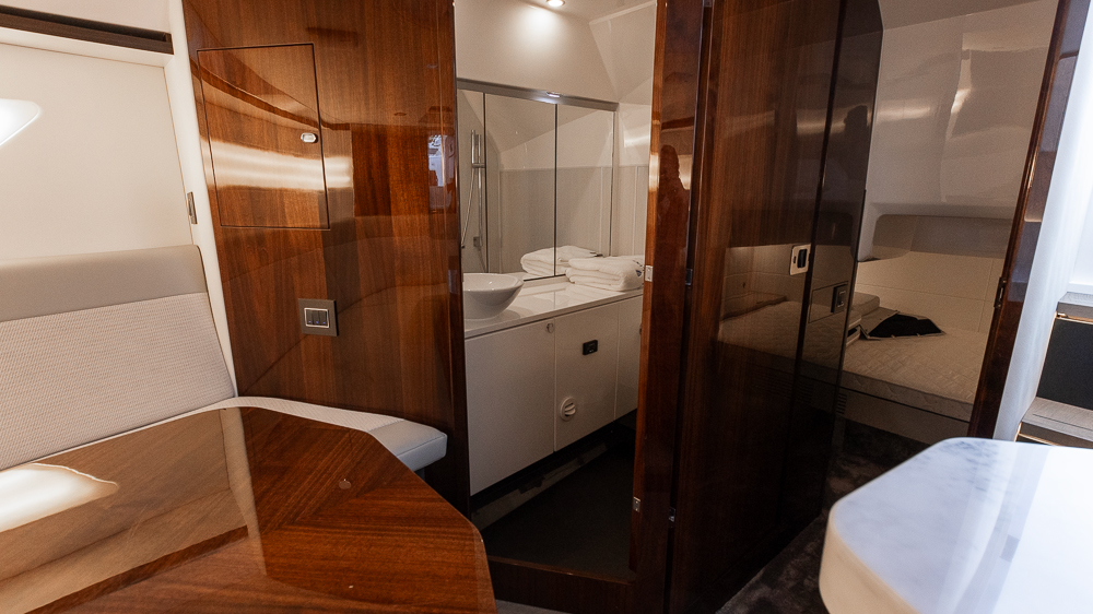Fairline_F_Line_33_Nimbuslidingö (14)