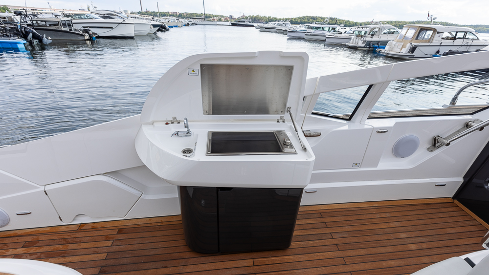Fairline_F_Line_33_Nimbuslidingö (16)