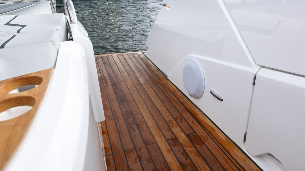 Fairline_F_Line_33_Nimbuslidingö (17)