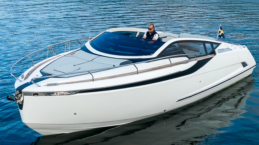 Fairline_F_Line_33_Nimbuslidingö (2)