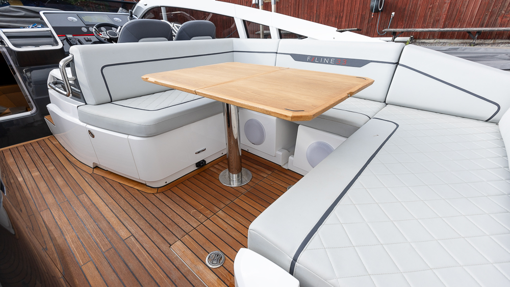 Fairline_F_Line_33_Nimbuslidingö (23)