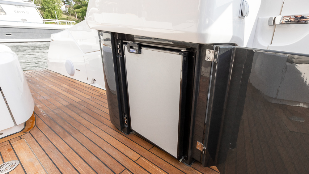 Fairline_F_Line_33_Nimbuslidingö (26)