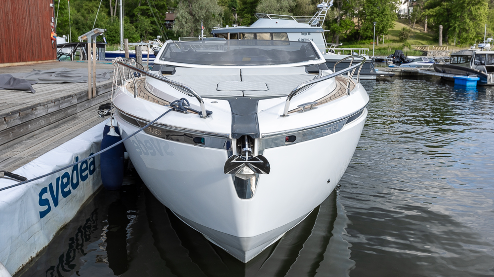 Fairline_F_Line_33_Nimbuslidingö (30)