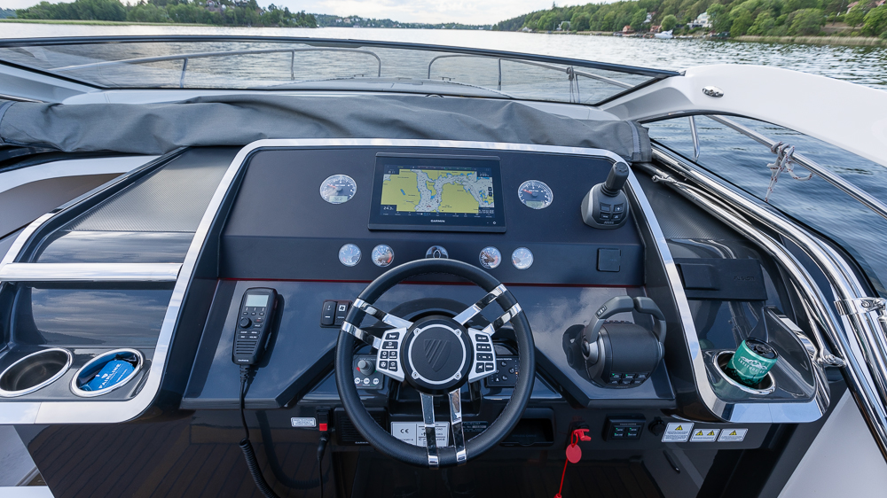 Fairline_F_Line_33_Nimbuslidingö (41)