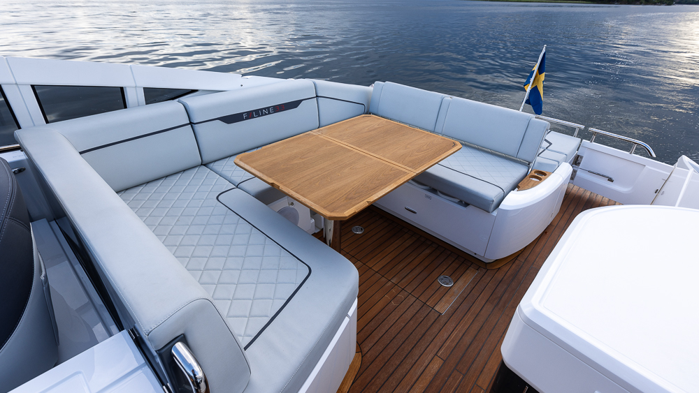 Fairline_F_Line_33_Nimbuslidingö (47)