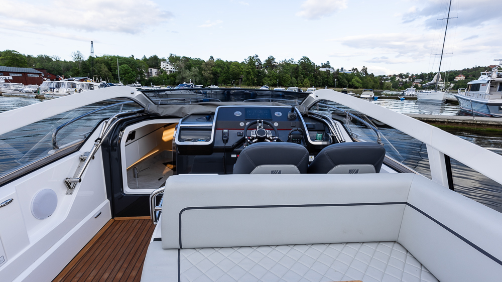 Fairline_F_Line_33_Nimbuslidingö (50)