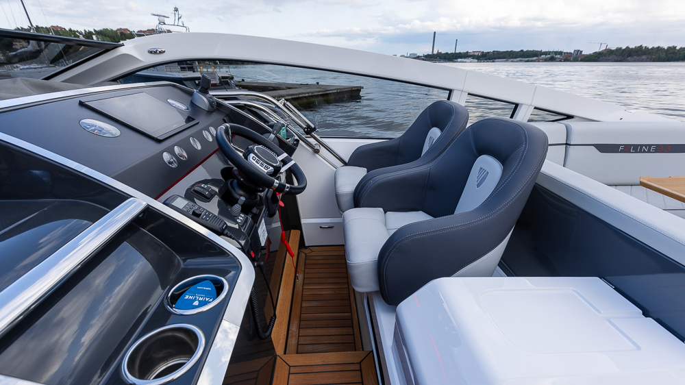 Fairline_F_Line_33_Nimbuslidingö (51)