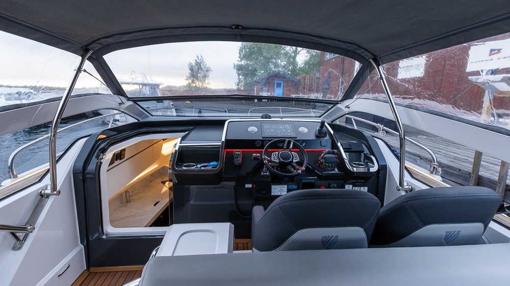 Fairline_F_Line_33_Nimbuslidingö (59)
