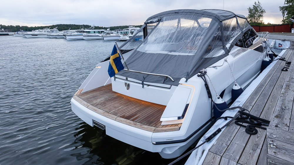 Fairline_F_Line_33_Nimbuslidingö (60)