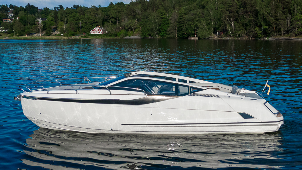 Fairline_F_Line_33_Nimbuslidingö (70)