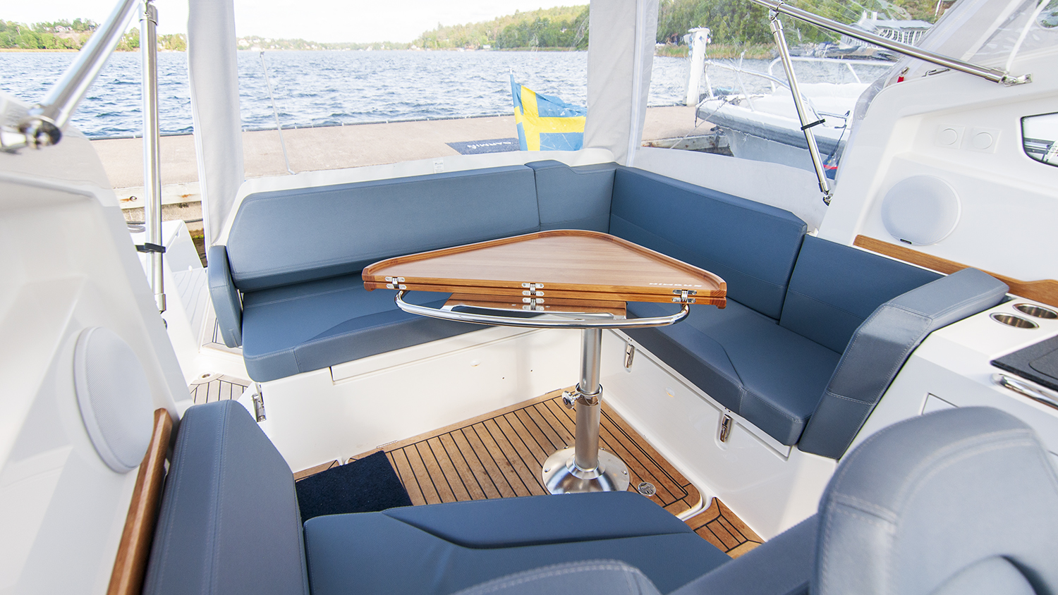 Nimbus_W9_2018_Blue_Nimbusstockholm_sittbrunn