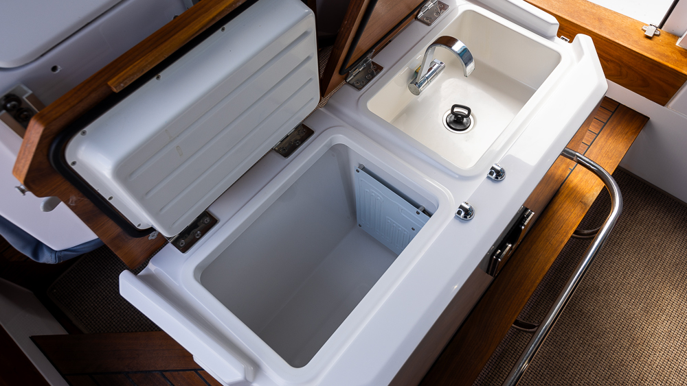 Axopar_28_Cabin_2020 (6)