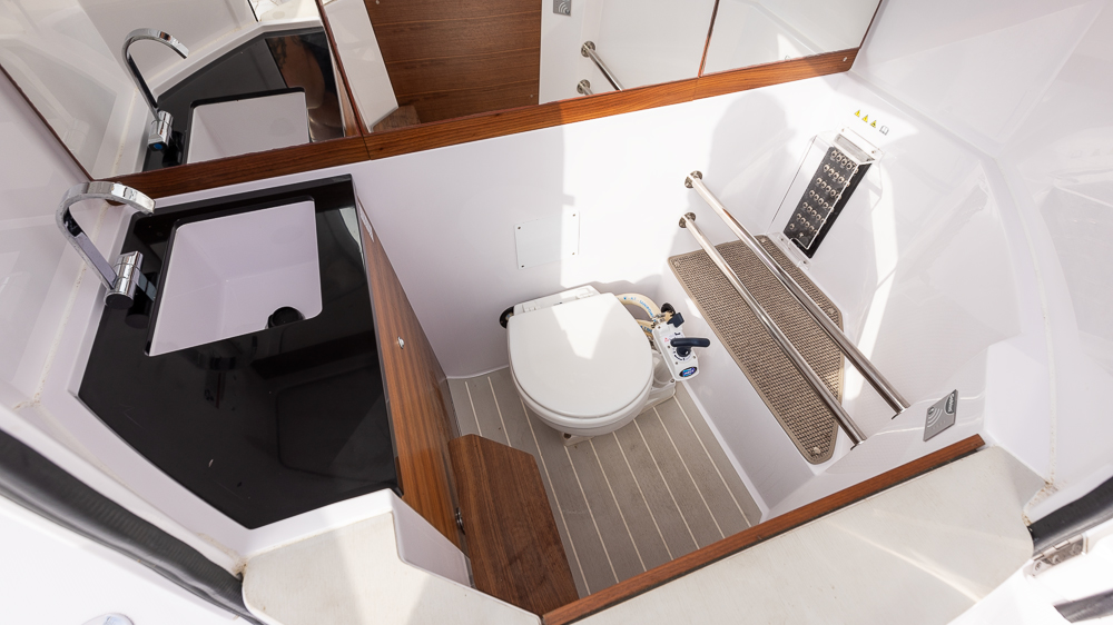 Axopar_28_Cabin_2021 (8)