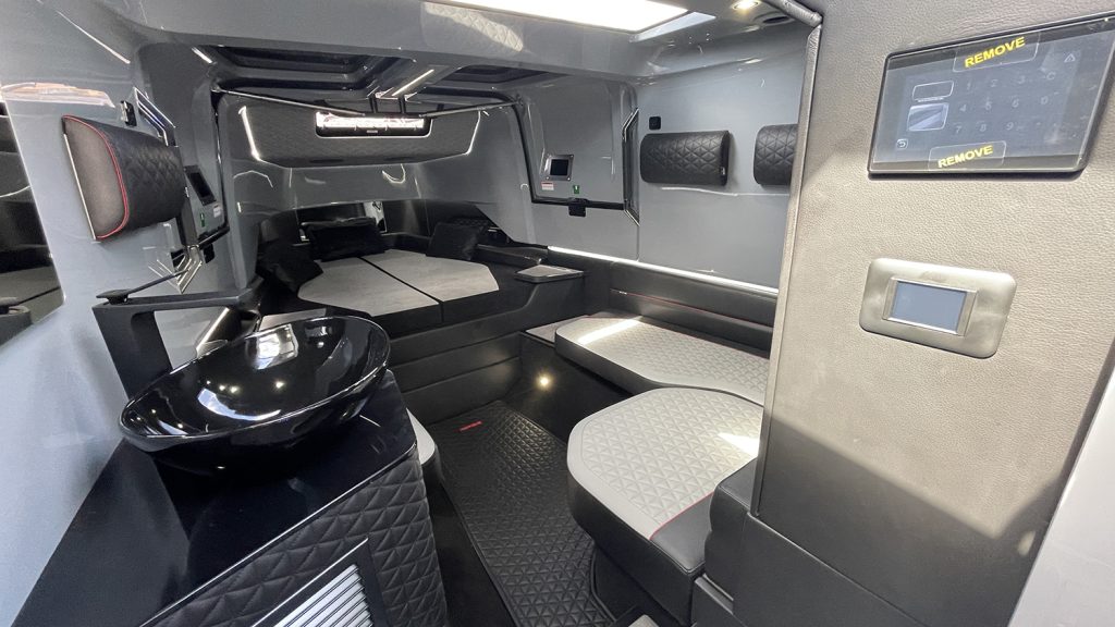 Brabus_Shadow_900_XC_blackOPS_2022_förkabin