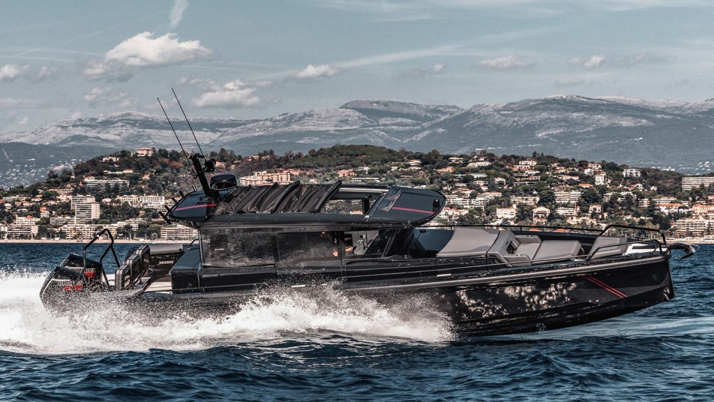 Brabus_shadow_900_XC_blackops_wetbar