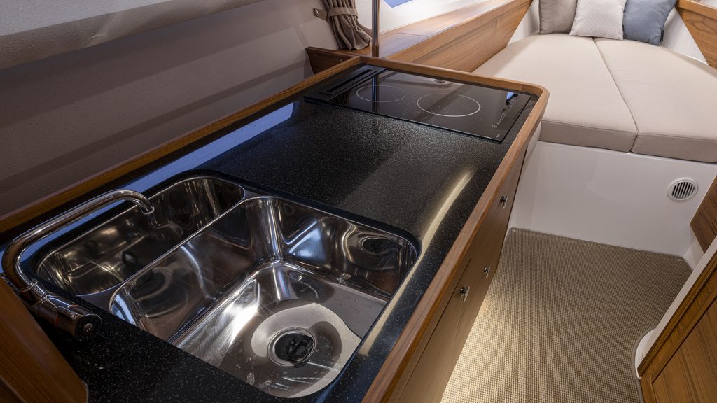 C11 T11 Interior-3533