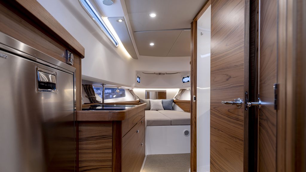 C11 T11 Interior-3565