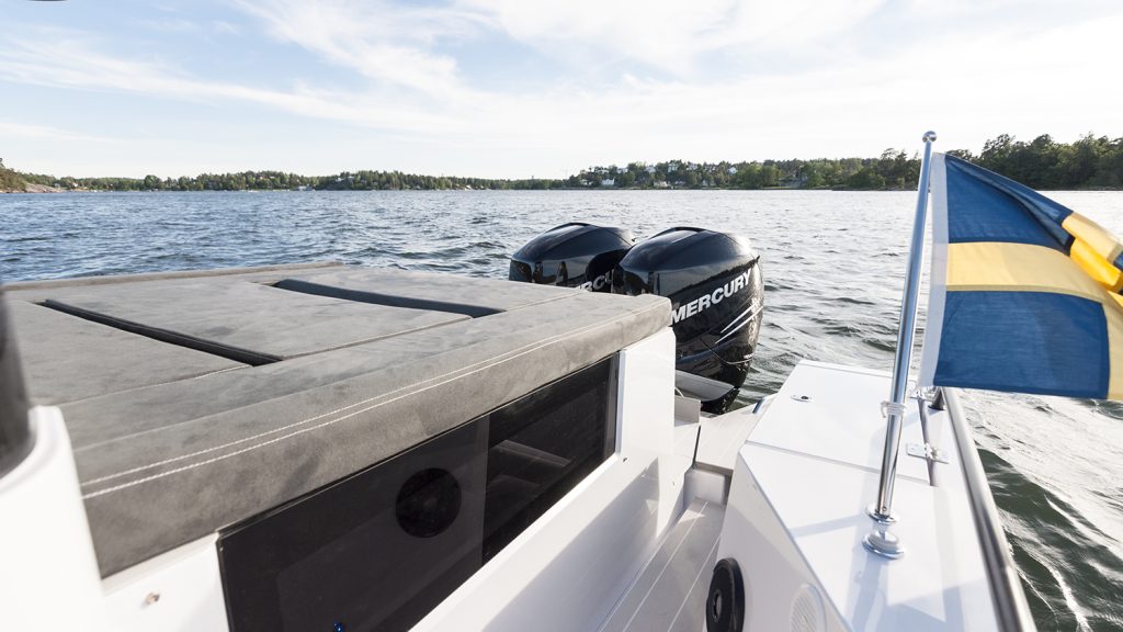 Axopar_37_Cabin_2018_Nimbusstockholm_Aft