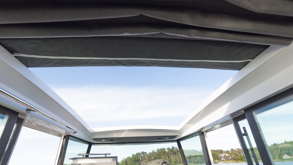 Axopar_37_Cabin_2018_Nimbusstockholm_roof