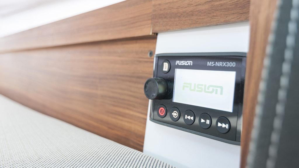 Axopar_37_Cabin_2018_Nimbusstockholm_stereo