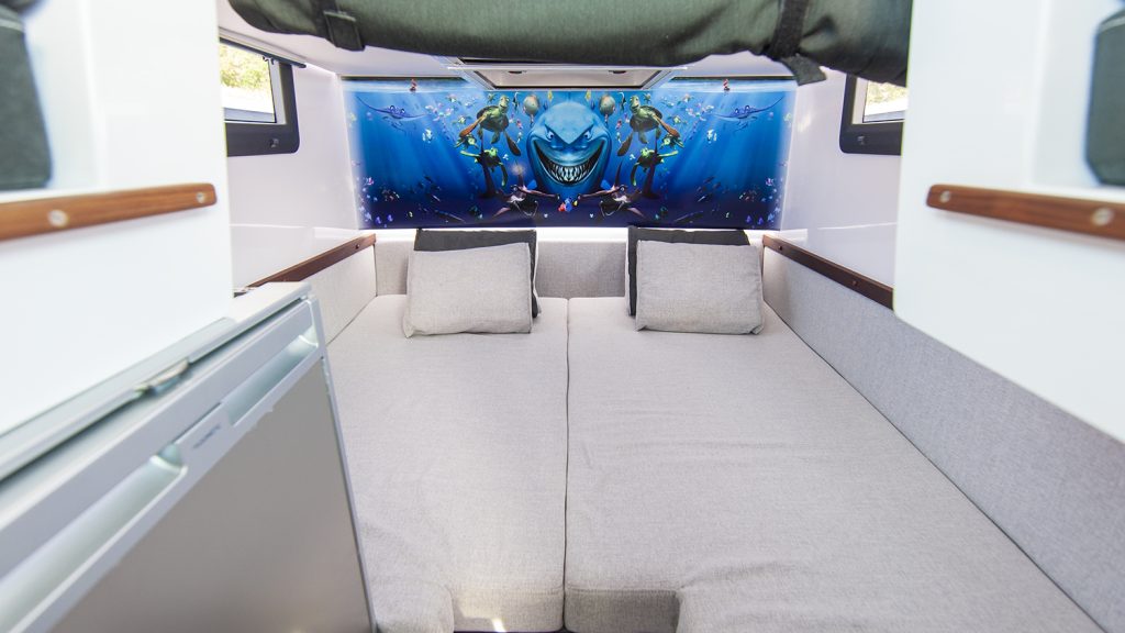 Axopar_37_Cabin_2019_Nimbusstockholm_akterkabin