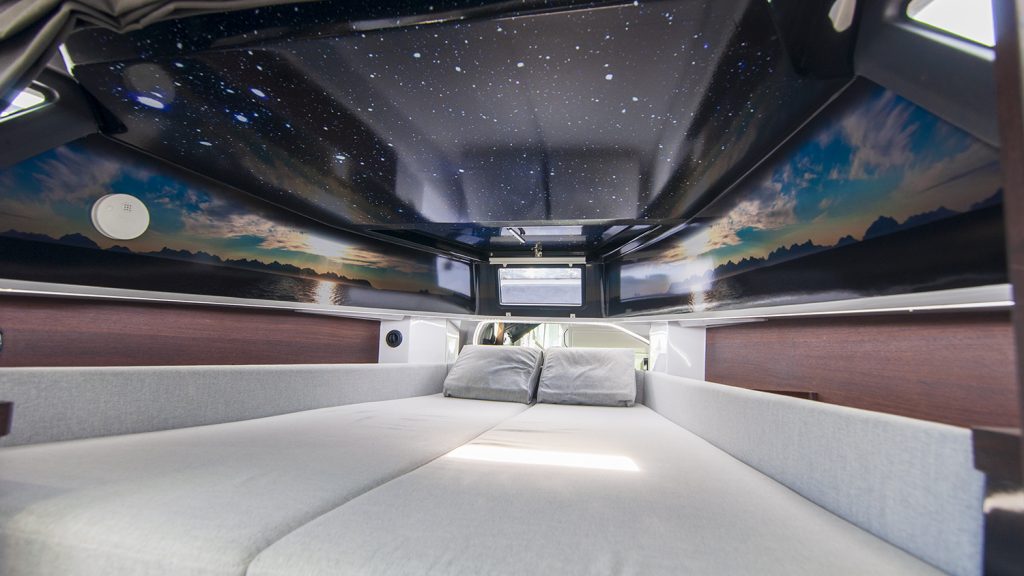 Axopar_37_Cabin_2019_Nimbusstockholm_stjärhimmel