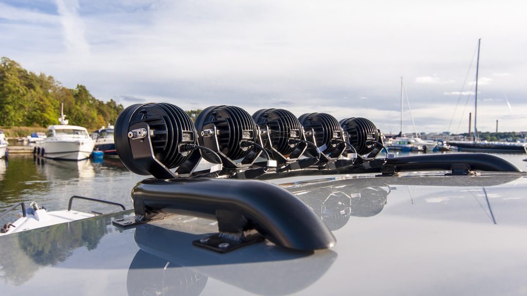 Axopar_37_Cabin_2019_Nimbusstockholm_strålkastare