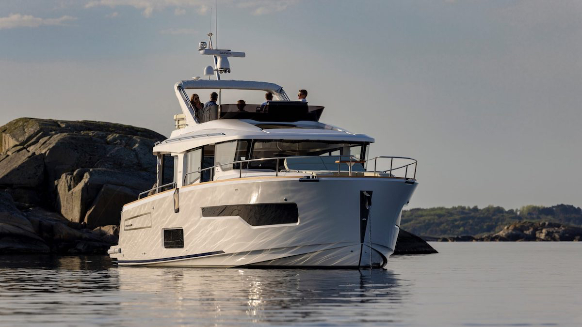 Nimbus-Web-Exterior-Fore-Deck-3840x2160-X2-scaled-1-5