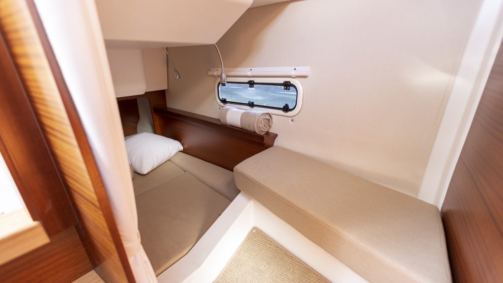 Nimbus_305_Coupé_2016_midkabin