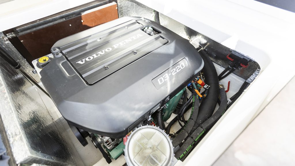 Nimbus_305_Coupé_2016_motor