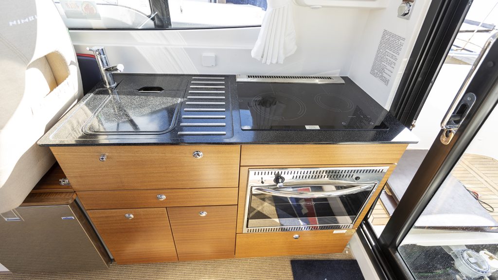 Nimbus_305_Coupé_2016_pentry